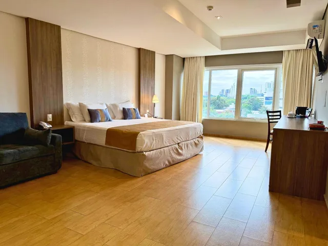 Master, Suite, Hot Tub، Hotel Continental Inn 1/1