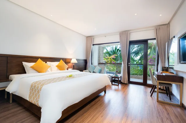 غرفة ديلوكس بسرير كينج بإطلالة على الحديقة، Hoang Ngoc Beach Resort 1/9