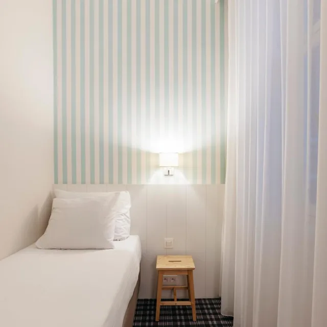 Room, Triple, Single Bed, Leopold Hotel Ostend 7/10