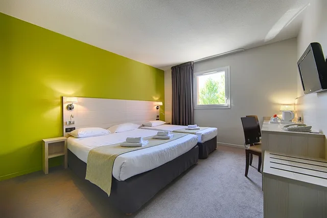 غرفة كومفورت ثلاثية، Hotel the Originals Dax Nord Les Bruyeres 1/3