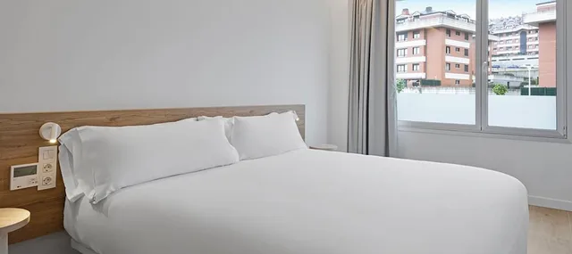 Double Room Single Use، B&B HOTEL Castro Urdiales 2/3