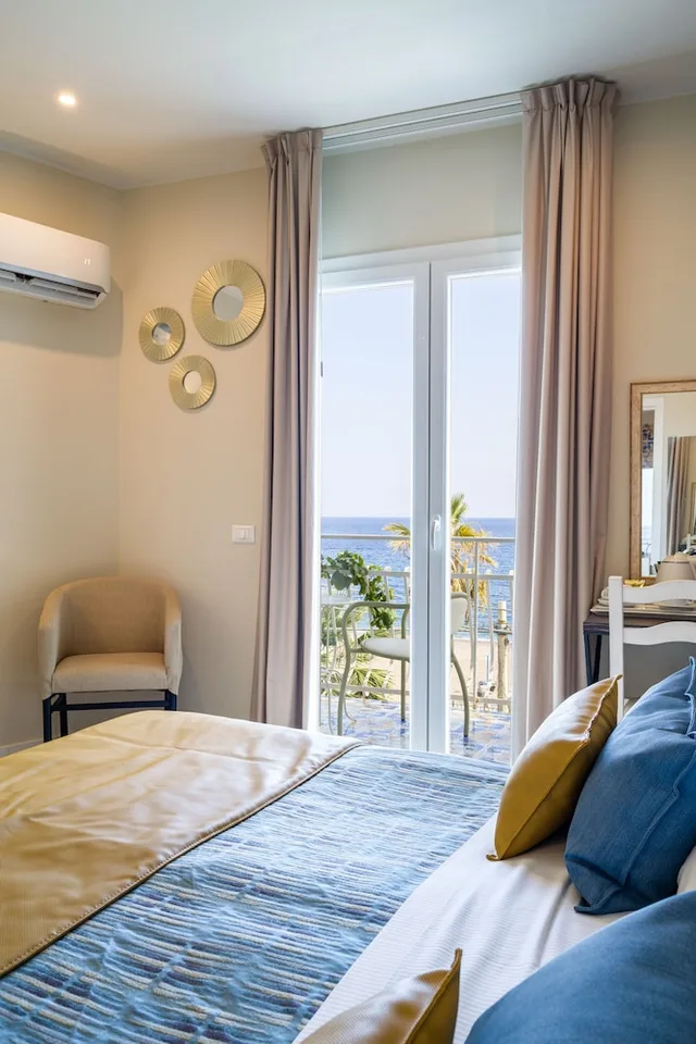 غرفة سوبيريور ثلاثية بثلاثة أسرّة بإطلالة على البحر، Hotel Rivage Taormina 1/3
