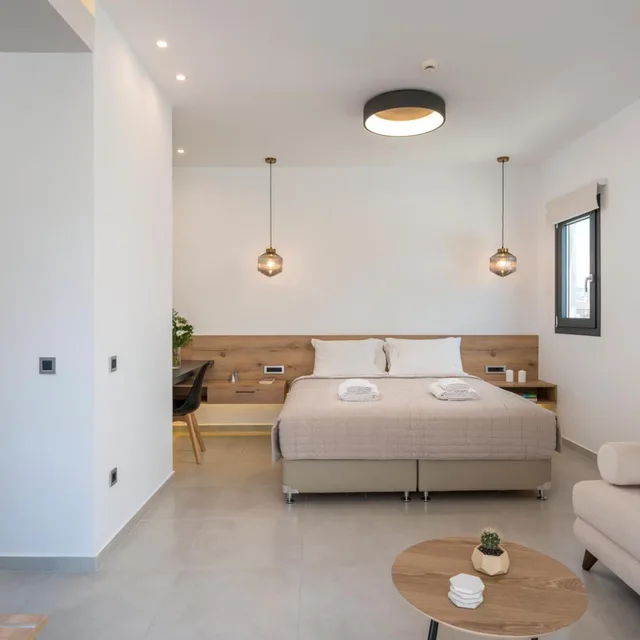غرفة رباعية بشرفة، Central City Hotel 2/4