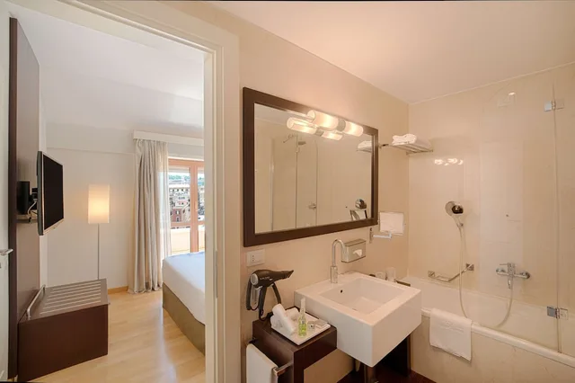 Junior Suite, with Extra Bed, NH Collection Roma Giustiniano 8/8
