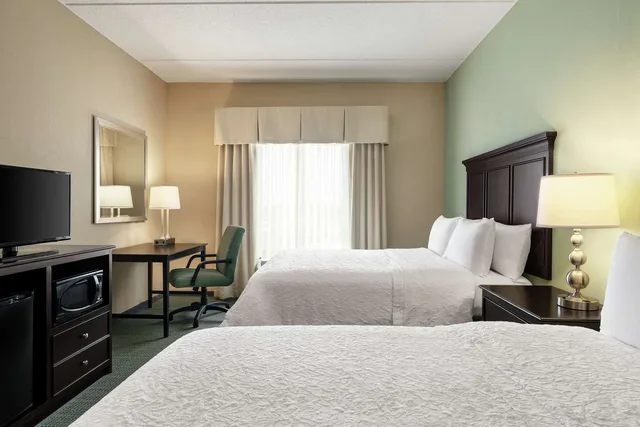 جناح بسريرين كوين، Hampton Inn and Suites Mount Joy Lancaster West 2/2
