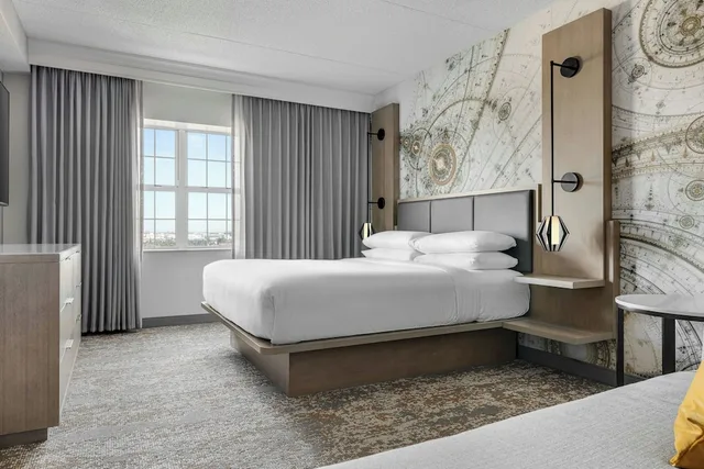 غرفة بسرير كينج لذوي الإعاقة، Chicago Marriott Midway 3/5