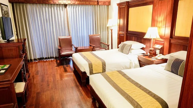 غرفة سوبيريور عائلية بسرير كينج وسريرين منفصلين بإطلالة على المدينة، Empress Angkor Resort Spa 9/10