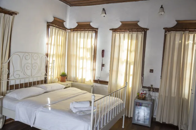 غرفة قياسية بسرير مزدوج، Anemon Kula Hotel 1/3