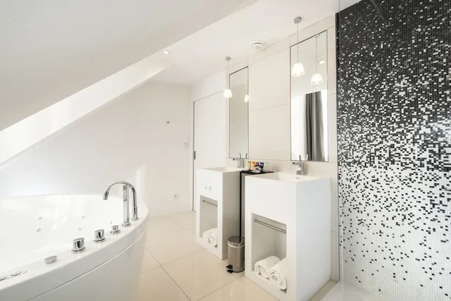 Magic, Suite, King Bed, Sofa، Vertigo Hotel 2/3