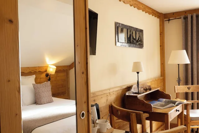 غرفة سوبيريور بسرير مزدوج أو سريرين منفصلين بإطلالة على الجبل، Auberge Du Manoir 6/9