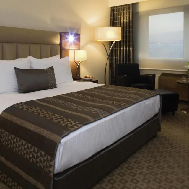 غرفة سوبيريور بسرير كينج بإطلالة، Movenpick Hotel Izmir 1/4