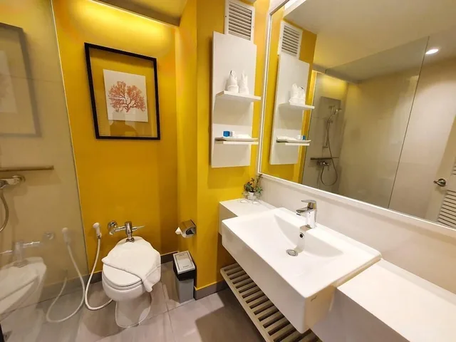 غرفة سوبيريور بسرير كينج بإطلالة على الحديقة، Novotel Rayong Rim Pae Resort 5/9