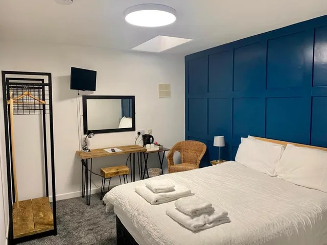 غرفة بسرير مزدوج، The Village Inn 1/2