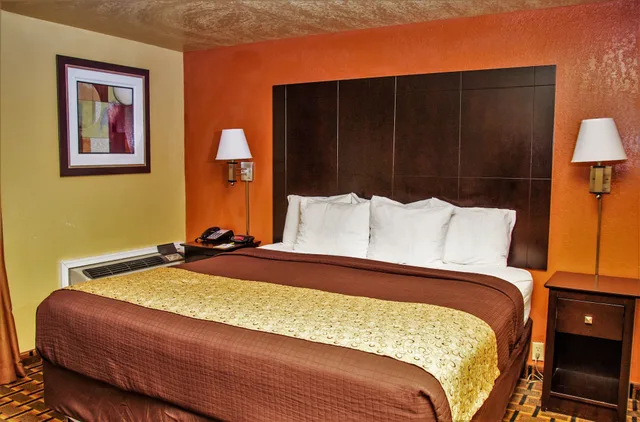 غرفة قياسية بسريرين كوين، Days Inn by Wyndham Joplin 3/9