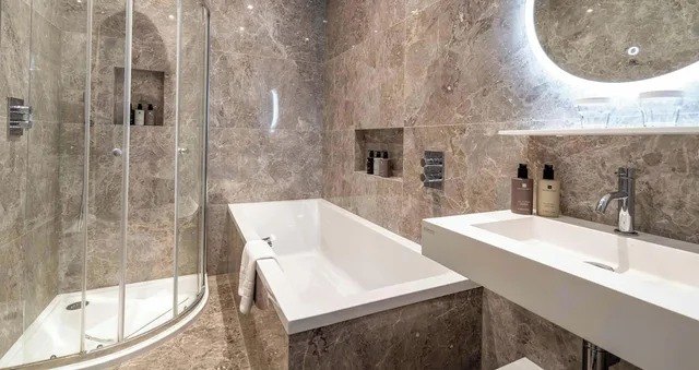 3 Bedrooms, Signature, Apartment, 2 Double Beds, 3 Beds, 2 Bathrooms, No 1 The Mansions By Mansley 8/10