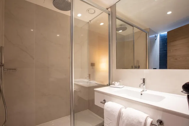 غرفة قياسية ثلاثية بسرير كينج وسرير فردي، Hotel 3K Porto Aeroporto 5/5