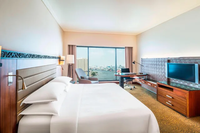 غرفة ديلوكس بسرير كينج بإطلالة على النهر، Royal Orchid Sheraton Riverside Hotel Bangkok 3/8
