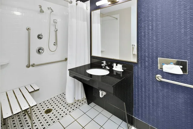 غرفة بسرير كينج لذوي الإعاقة، Fairfield Inn & Suites Marietta 4/4
