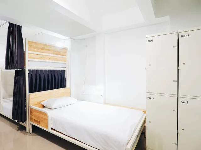 Female Dorm, 7 Beds، Loyy Hotel 1/9
