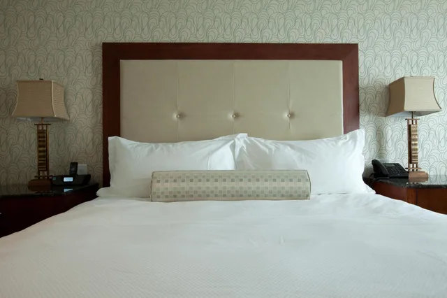 غرفة بسرير كينج، Town & Country Inn and Suites 1/6