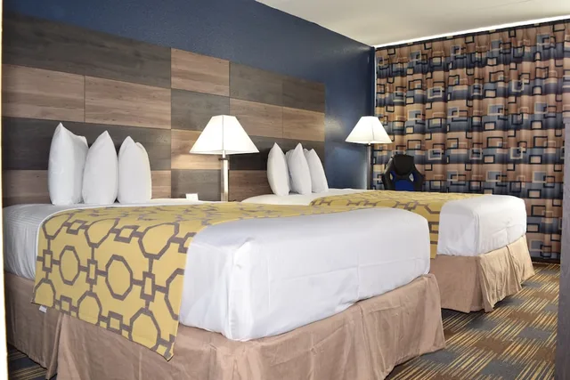 غرفة بسريرين مزدوجين، Baymont by Wyndham Addison 2/6