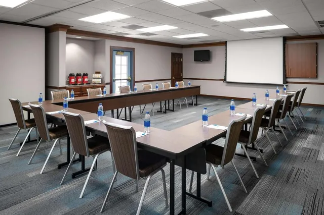 غرفة بسرير كينج وسرير كوين بغرفتي نوم لذوي الإعاقة، Hyatt House Scottsdale Old Town 1/1