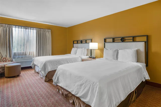 Room, 2 Queen Beds, Surestay Hotel By Best Western Camarillo 4/6