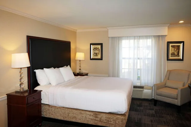 جناح استوديو ديلوكس بسرير كينج، Wingate by Wyndham Bellingham Heritage Inn 1/1