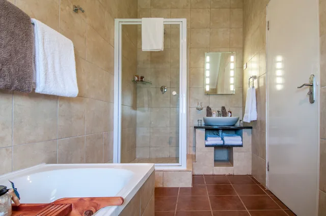 Deluxe, King Bed, Wind-Rose Guest House 4/4