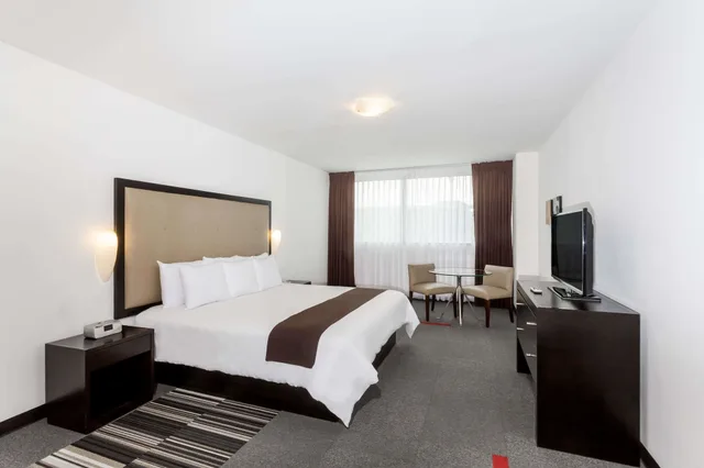 جناح بسرير كينج، Wyndham Costa del Sol Lima Airport 1/5