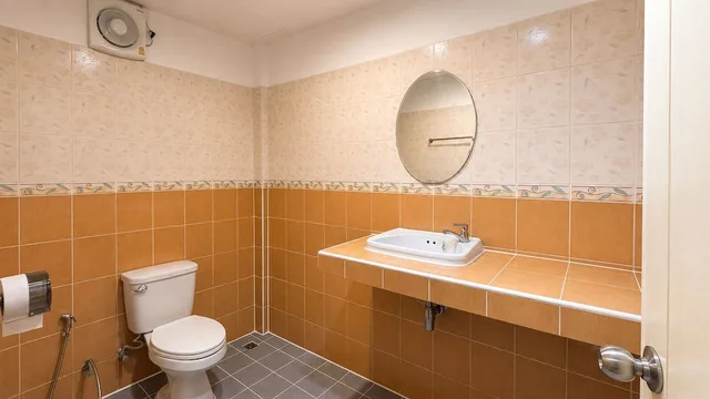 Deluxe, King Bed, No Window, Balcony، Rabbit Mansion 10/10