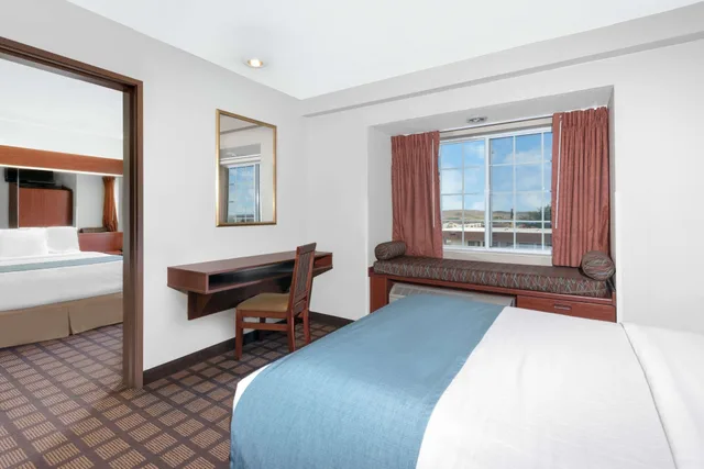 Standard, Queen Bed, Microtel Inn Suites by Wyndham Rapid City 2/6