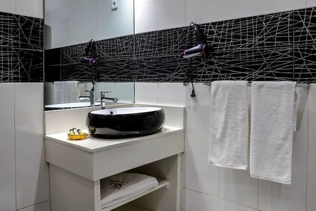 جناح جونيور بسرير كينج، Miliet Hotel 7/7