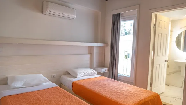 2 Bedrooms, Family, Apartment, Twin Beds, 2 Bathrooms, Sofa, Garden Area، Muskebi Apart 1/10