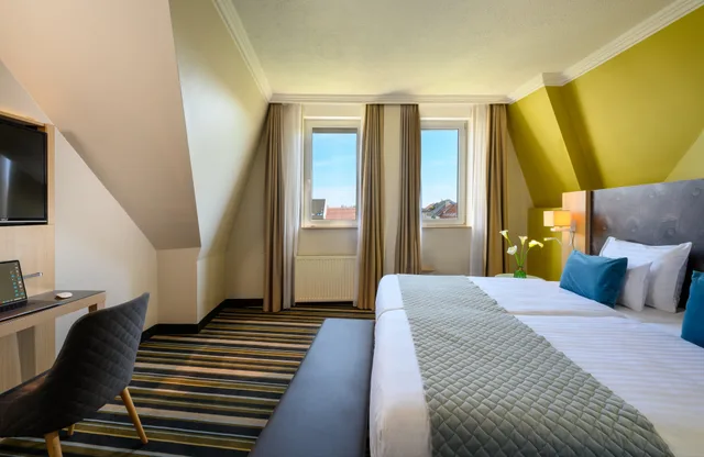 جناح جونيور، Leonardo Hotel Budapest 3/5