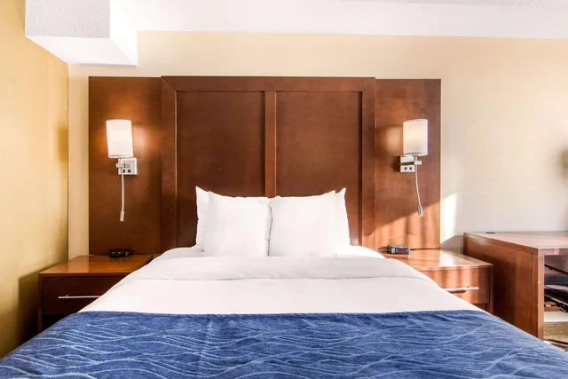 غرفة بسرير كوين لذوي الإعاقة، Comfort Inn & Suites Medicine Hat Shopping Centre 3/4