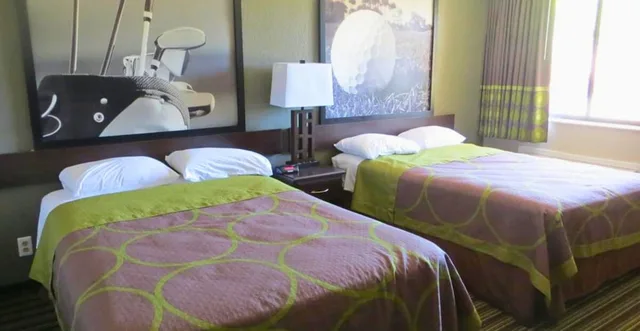 غرفة قياسية بسريرين مزدوجين للمدخنين، Super 8 Fort Myers Hotel 4/6