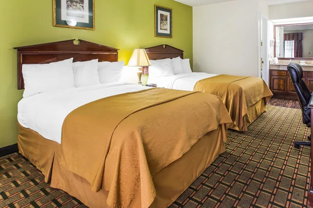 غرفة بسريرين مزدوجين، Quality Inn Eastman 4/6