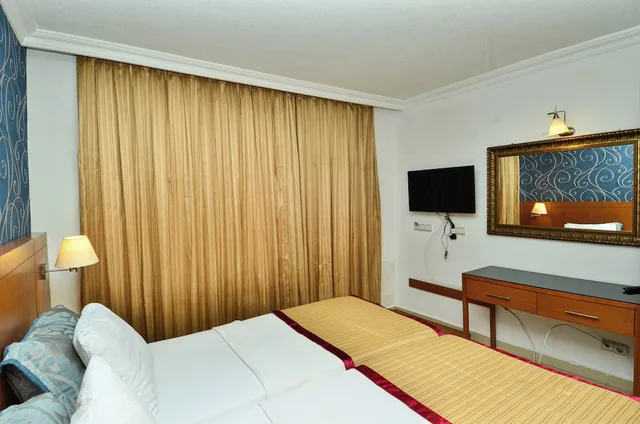 غرفة اقتصادية بسرير مزدوج، Tropic Hotel Side 1/1
