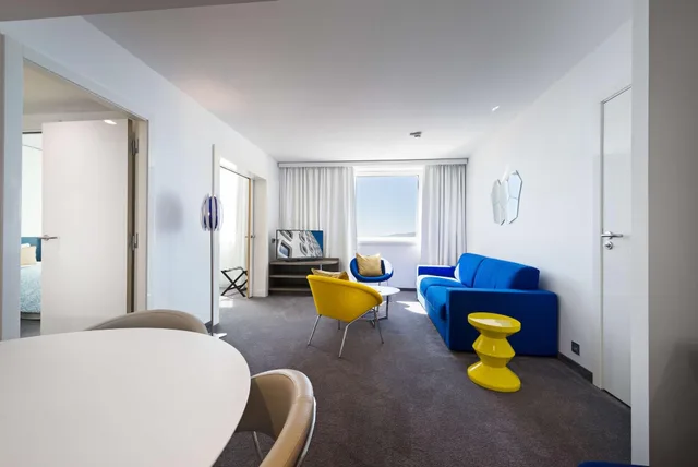 Executive, Suite, Multiple Beds, Sea View، Golden Tulip Marseille Euromed 2/4
