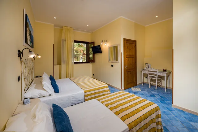 Classic, Triple, 3 Beds, HOTEL CALA MARINA 3/5