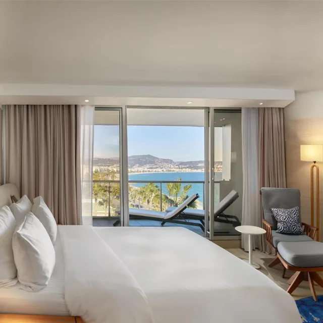 Junior Suite, Bay View, Terrace, RADISSON BLU NICE 1/3