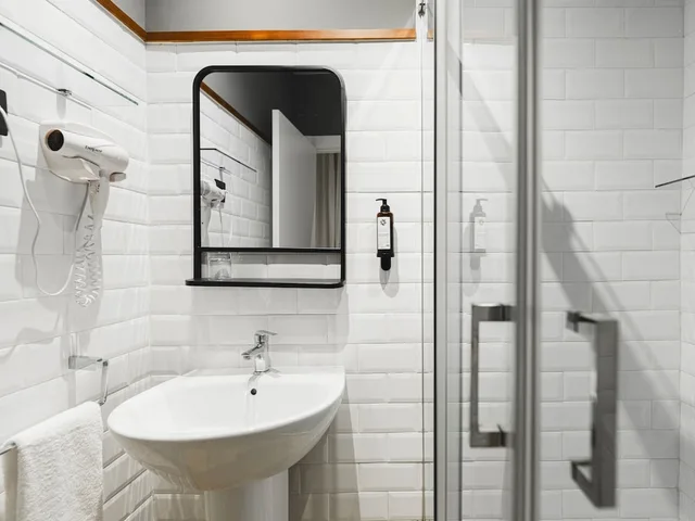جناح جونيور بسريرين منفصلين بشرفة مع أريكة، Alcazaba Premium Hostel 4/6