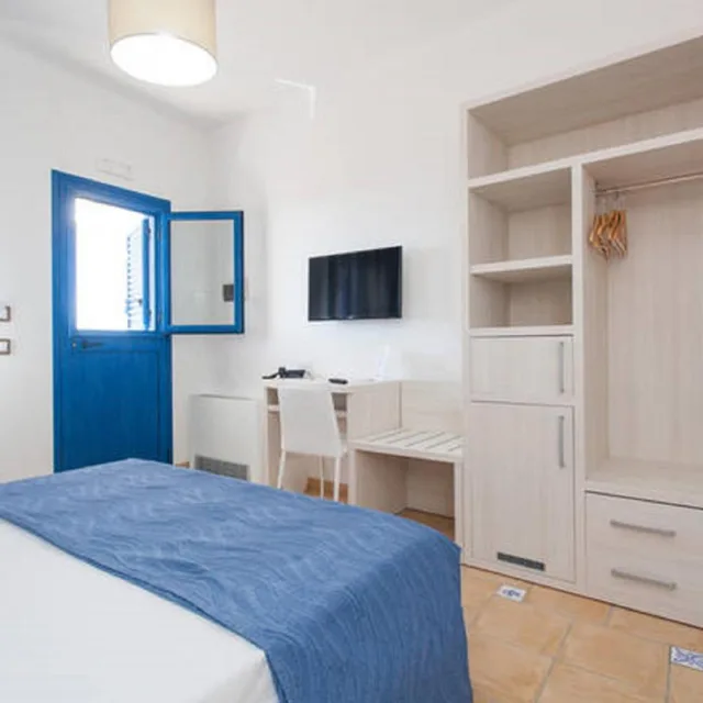 غرفة بسرير مزدوج بإطلالة على البحر، Residence Villaggio Petruso 3/4