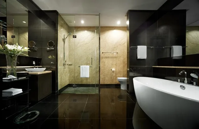غرفة بسريرين مزدوجين وسرير كينج وسرير كوين بغرفتي نوم، E&O Residences Kuala Lumpur 6/8