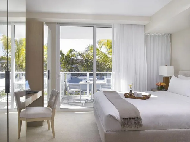 غرفة بسريرين مزدوجين وسرير كينج بغرفتي نوم، Grand Beach Hotel Surfside West 2/2
