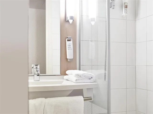 غرفة قياسية بسريرين منفصلين، Leonardo Hotel Verona 3/3