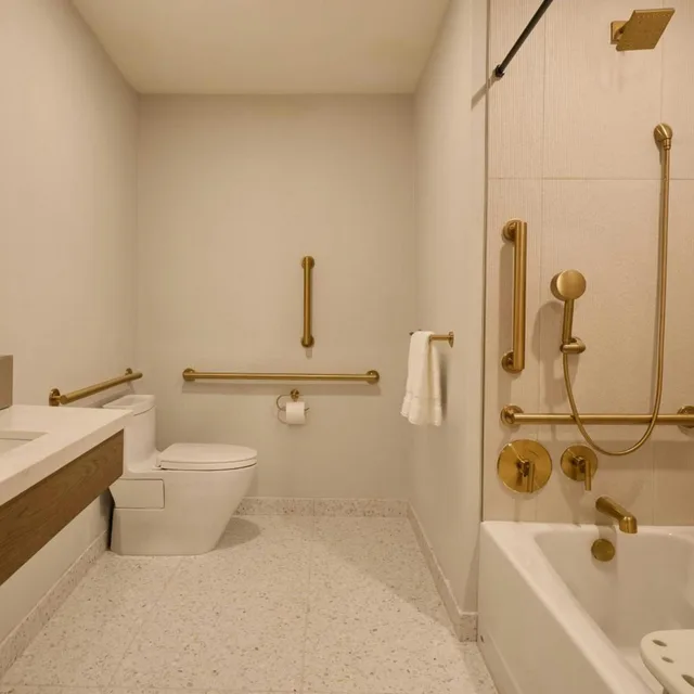 غرفة بسريرين كوين لذوي الإعاقة، Canal House of Georgetown, a Tribute Portfolio Hotel 2/3