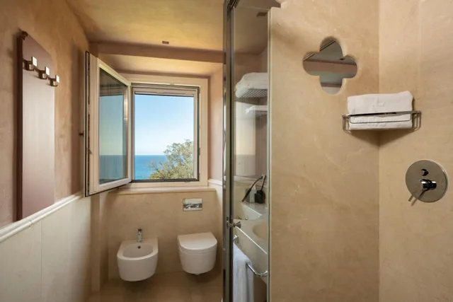 غرفة سوبيريور بسرير مزدوج بإطلالة على البحر، Villa Lattanzi 8/8