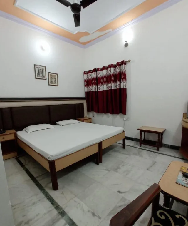 Standard, King Bed, TAJ PLAZA HOTEL 10/10